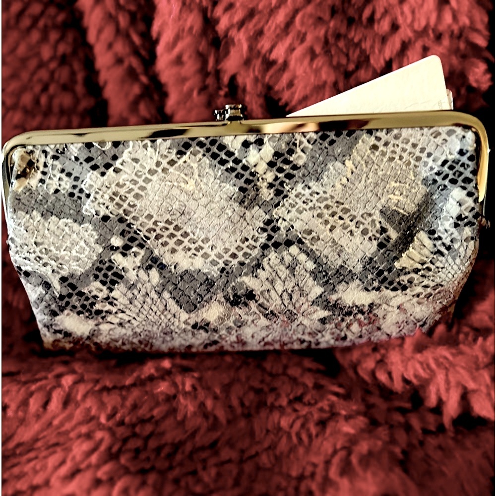HOBO NWT LAUREN ENCHANTED FLORAL LEATHER WOMEN WALLET NEW AWSOME COLOR MUST HAVE